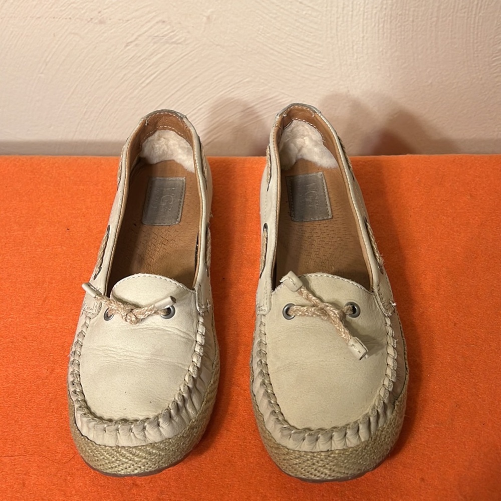 Ugg Chivon Nubuck Cream Leather loafers size 7